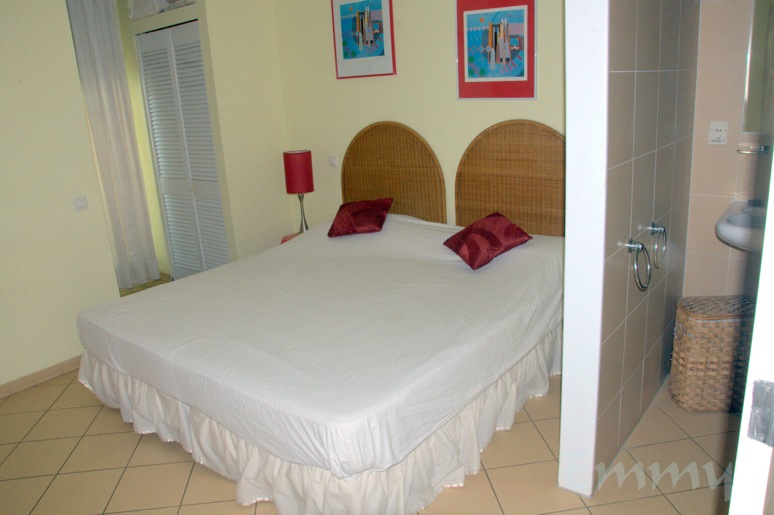 Master slaapkamer met badkamer ensuite