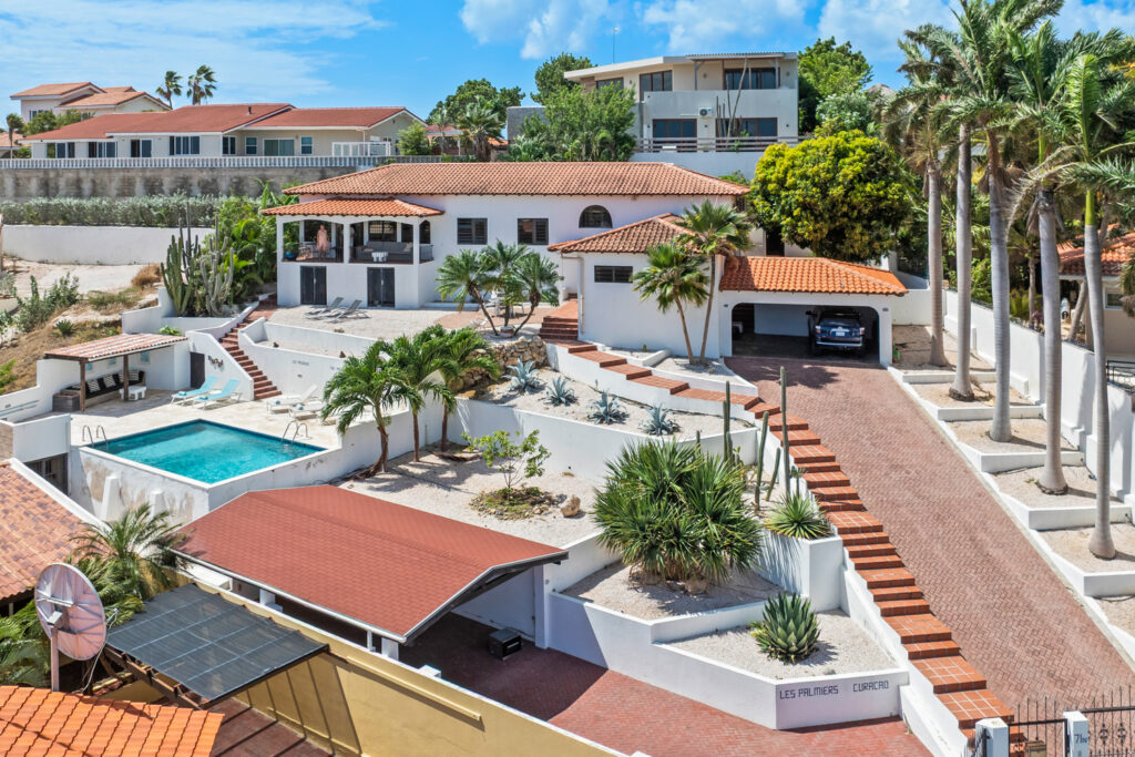 Vakantiehuis huren op Curacao. Wat kost heb ongeveer per nacht?